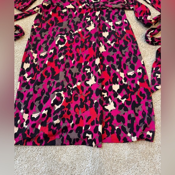 Diane von Furstenberg DVF Hot Pink Black Leopard Patterned Silk Wrap Dress Sz 2 - Picture 2 of 9